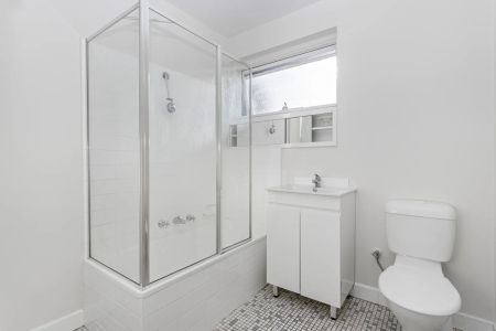 POSITION PERFECT - Photo 4