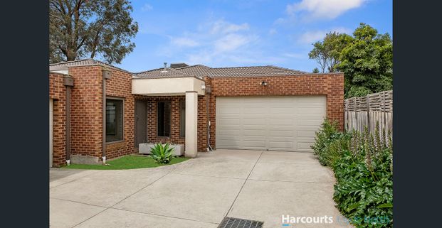 Stylish 3-Bedroom Unit - Prime Narre Warren Location! - Photo 1