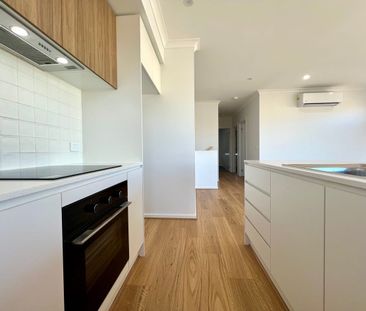 Stylish & Modern Townhouse in Mickleham - Photo 5