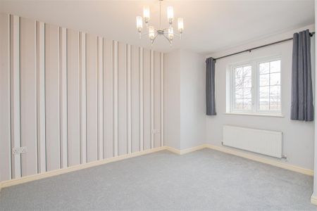 4 bed House - Detached To Let - Photo 4