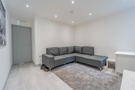 6 bedroom house to rent - Photo 2