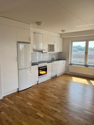 Lertegelvägen 37, Oxievång - Photo 1