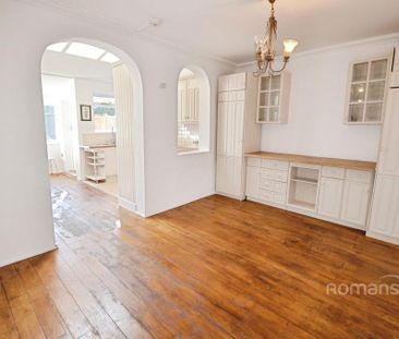 4 bedroom semi-detached house to rent - Photo 3