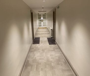 Room in a Shared Flat, West Kensington Court, W14 - Photo 6