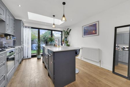 3 bedroom terraced house to rent - Photo 3