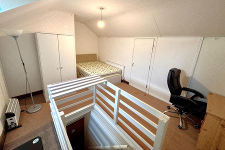 4 bedroom terraced house to rent - Photo 2