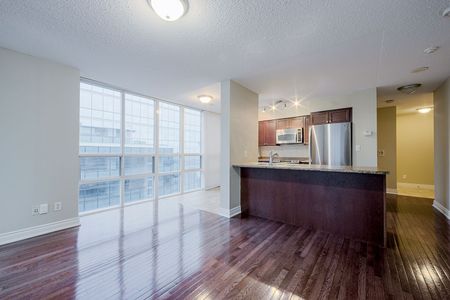 For Lease - 30 Grand Trunk Crescent Unit# Ph06, Toronto, Ontario - Photo 5