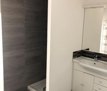Location Appartement 3 pièces 67m² ST MAXIMIN LA STE BAUME 83470 - Photo 3