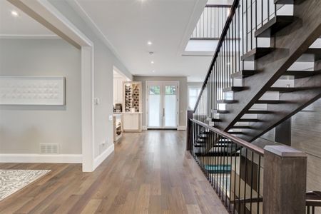 For Lease - 366 Galt Avenue, Oakville, Ontario - Photo 2