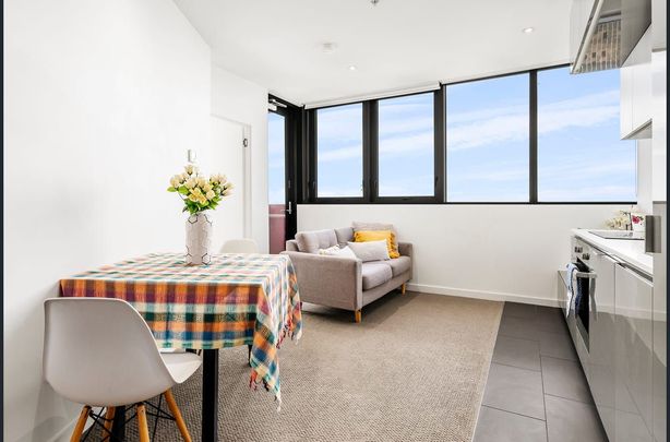 Stunning City-View Apartment at Swanston Square - Photo 1