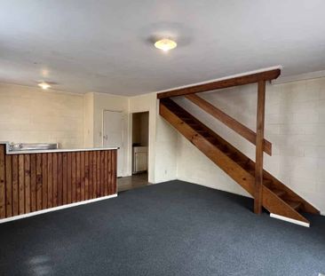 Refreshed 2-bedroom unit - Photo 1