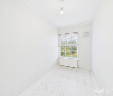 2 bedroom Apartment - Woodhall House, Welwyn Garden City - Photo 4