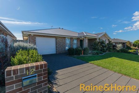 12 Ebor Way, Dubbo, NSW 2830 - Photo 5