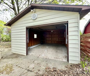 3 Bedroom 1 Bathroom Main Unit with Detached Garage - Photo 2