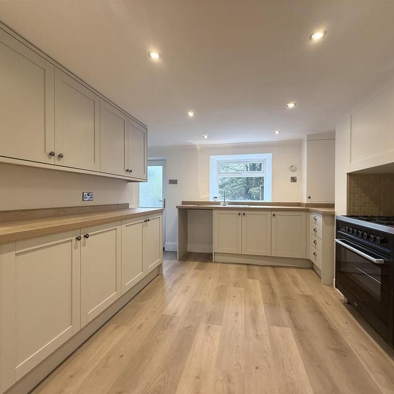 2 bedroom terraced house to rent - Photo 1