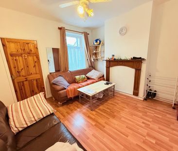 3 bedroom terraced house to rent - Photo 3