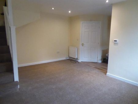 2 bedroom semi-detached house to rent - Photo 2