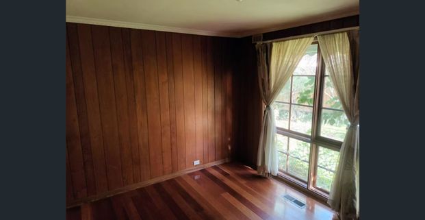 Beautifully Maintained and Spacious Family Home - Photo 1