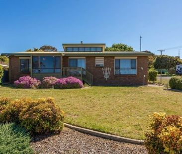 28 Marlborough Av, Victor Harbor SA 5211 - House For Rent | Domain - Photo 5