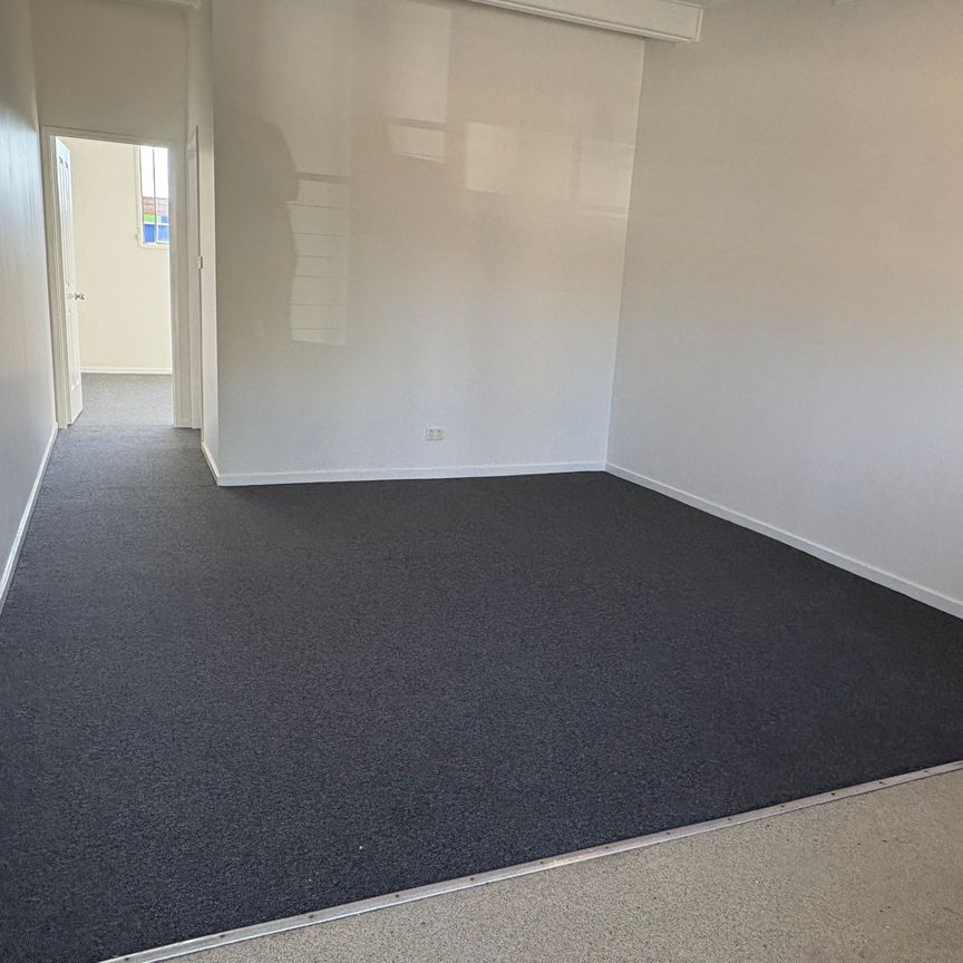 Spacious One Bedroom Unit - Photo 1