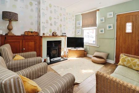 3 bedroom terraced house to rent - Photo 2