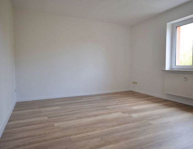 4-Raum Wohnung • Heimgarten • 1.Etage • Bad mit Wanne und Fenster • Balkon • schnell zugreifen - Foto 1