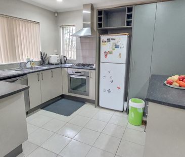 MANUREWA - 4 Bedroom Home - Photo 2
