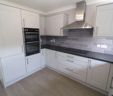5 bedroom detached house to rent - Photo 4