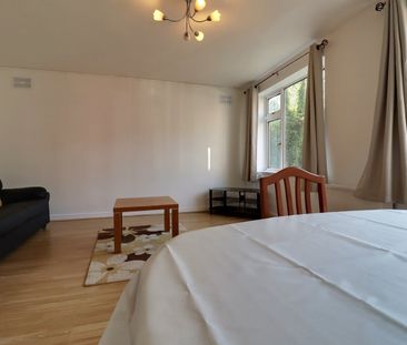 2 Bed Flat, Fairfield Court, M14 - Photo 1