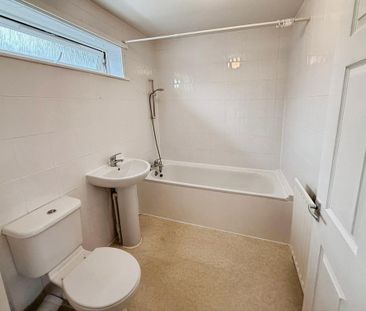 3 bedroom end of terrace house to rent - Photo 5