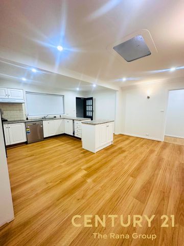 Modern 3 Bedroom, 2 Bathroom House – Easy Access to Public Transport - Photo 2