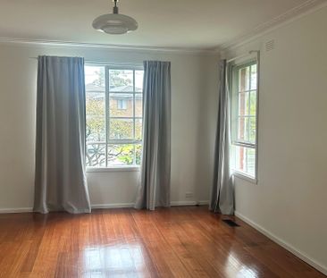 Spacious 4 bedroom Home In The Perfect Location! - Photo 1