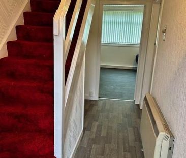 2 bedroom maisonette to rent - Photo 2