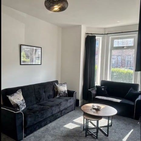 5 Bed Terraced House, Seedley Park Road, M6 - Photo 1