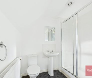 Terraced House to rent on - Photo 2