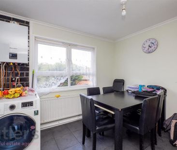 3 bedroom maisonette to rent - Photo 5