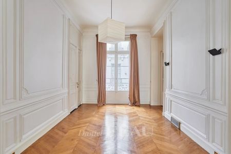 Appartement à louer à Paris 8Ème - Photo 2