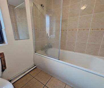 The Pines, SO16 - Photo 6