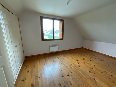 A LOUER - Mehun sur Yèvre - Maison avec 3 chambres et jardin. - Photo 2