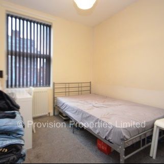 5 Bedroom Properties in Headingley - Photo 1