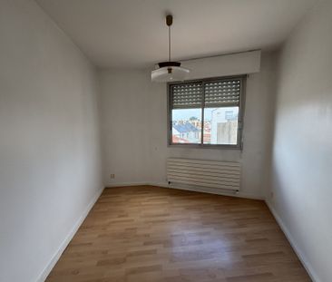 Location Appartement 3 pièces 59m² LES SABLES D OLONNE 85100 - Photo 4