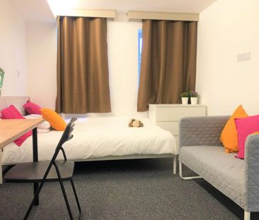 Studio to rent - Photo 1