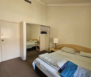 Marsfield - Photo 2