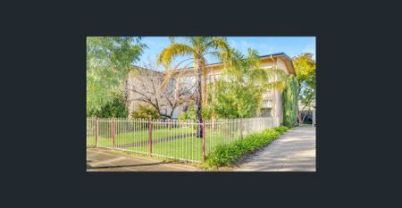 Bright, breathable and low-maintenance one-bedroom unit - Photo 3