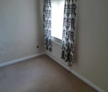 2 bedroom semi-detached house to rent - Photo 5