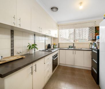 Family friendly three bedroom home. - Photo 6