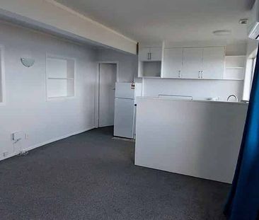 Beautiful 1 bedroom flat with breathtaking views - Photo 1