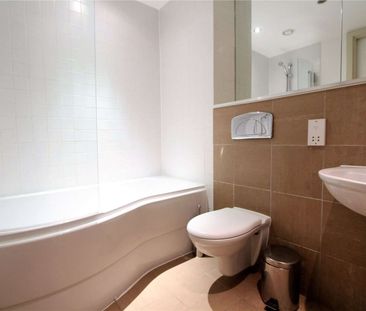 Fully Furnished One Double Bedroom Apartment with an allocated park... - Photo 3