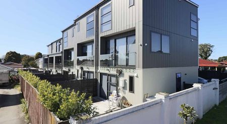 Sunnyhills 4 Bed 3 Bath for rent - Photo 3