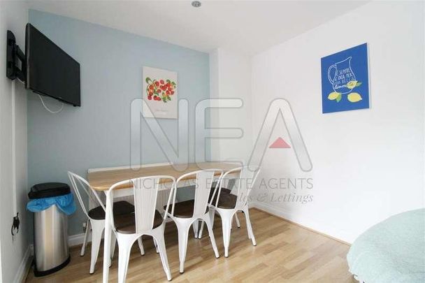 Pascal Crescent, Shinfield, Reading, RG2 - Photo 1